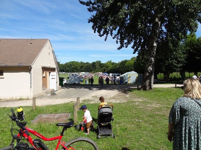 2022 vide grenier (12).jpg